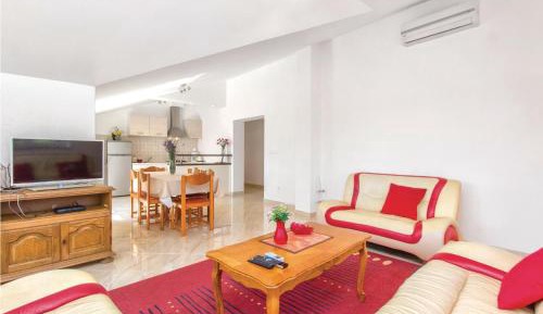 Four-Bedroom Holiday Home