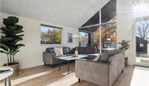 Seven-Bedroom Holiday Home