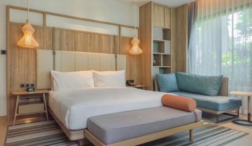 One-Bedroom King Suite with Ocean View