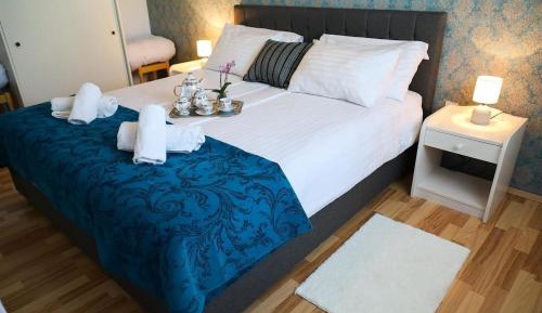 One-Bedroom Apartment with Sea View