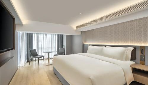 Deluxe Suite with Spa Bath