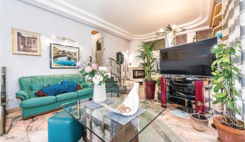 Seven-Bedroom Holiday Home
