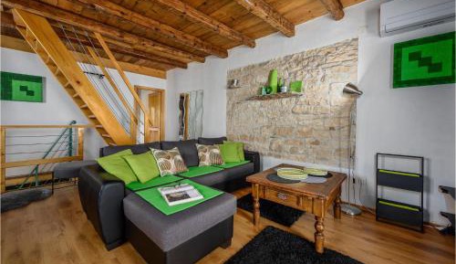 One-Bedroom Holiday Home