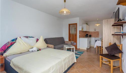 One-Bedroom Holiday Home