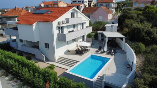 Six-Bedroom House