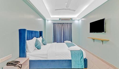 Deluxe Double Room (2 Adults + 1 Child)