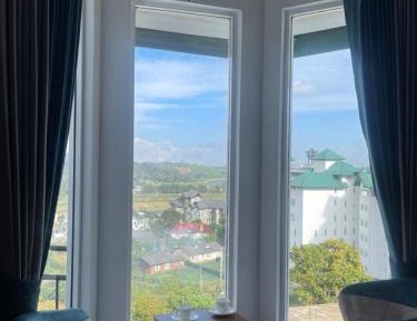 King Room with Mountain View
