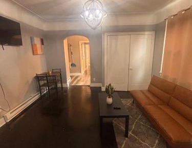 One-Bedroom Apartment - Non-Smoking