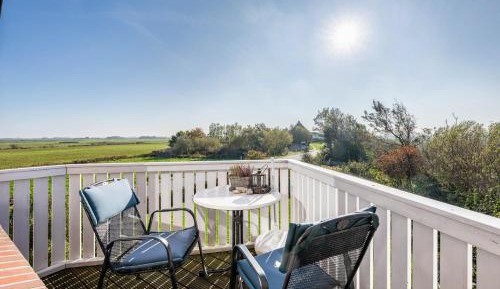 Superior One-Bedroom Apartment with Balcony