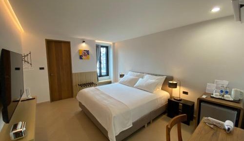 Studio Apartment with King Bed