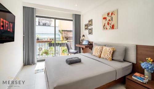 Studio with Balcony