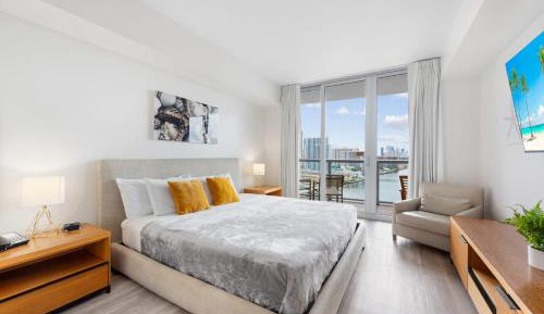 Deluxe Suite with Sea View