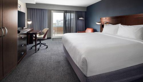 King Room with Pool View
