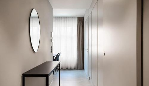 One-Bedroom Apartment with Balcony