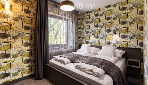 Standard Queen Room