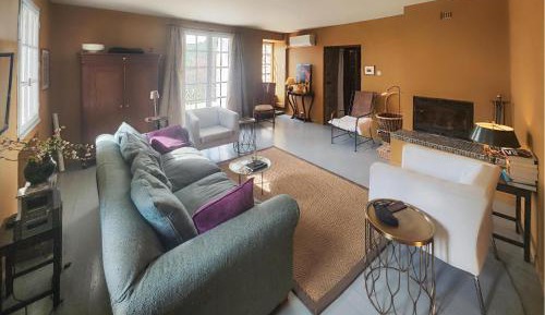 Four-Bedroom Holiday Home