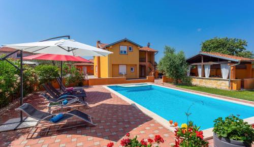 Four-Bedroom Holiday Home