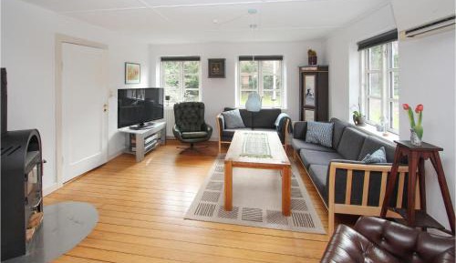 Three-Bedroom Holiday Home 
