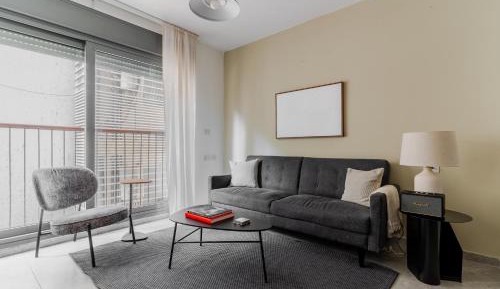 One-Bedroom Apartment - Non-Smoking
