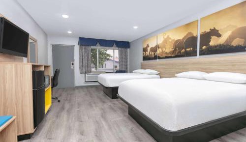 Double Room with Two Double Beds - Smoking