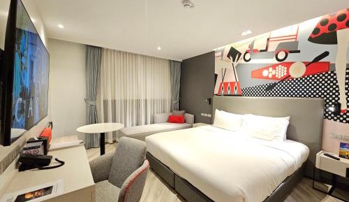 Standard King Room No Window