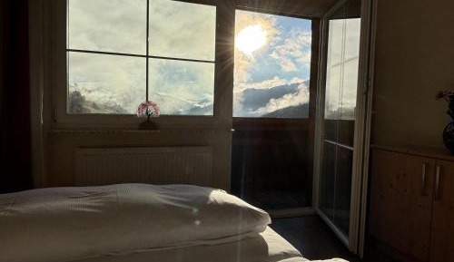 Apartment with Mountain View