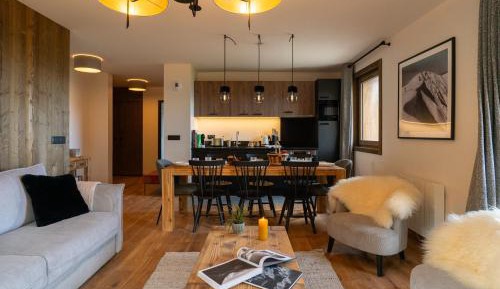 4 Bedroom Comfort Apartment (8/10 people)