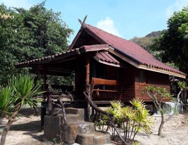 Bungalow with Patio