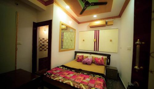 Deluxe Queen Room
