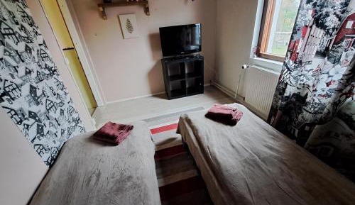 Twin Room with Shared Toilet