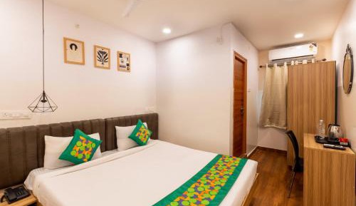 Standard Room with King Bed