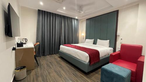 Standard King Room