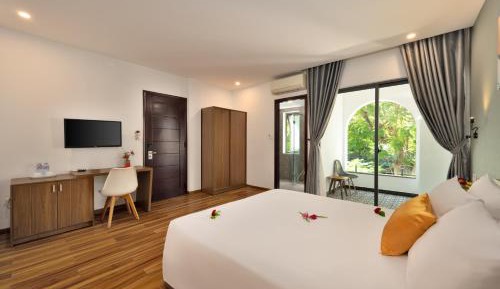 Deluxe Double or Twin Room with Balcony