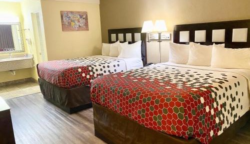 Queen Room with Two Queen Beds - Non-Smoking