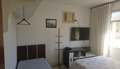 Basic Triple Room with Shared Bathroom