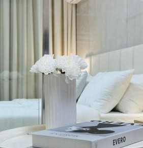 One-Bedroom Apartment with City View