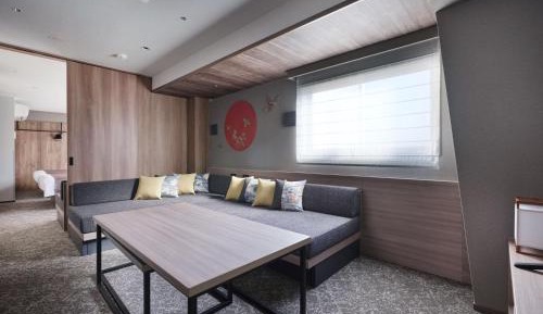 Suite with Washing Machine