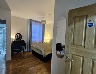 Deluxe Double Room with Shower