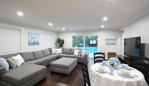 Five-Bedroom Holiday Home