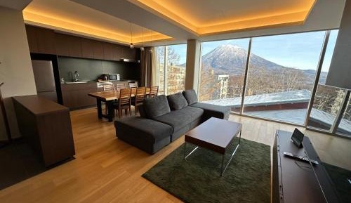 Suite with Mountain View