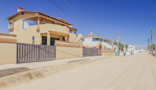 Three-Bedroom Holiday Home 