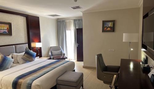 Deluxe King Room