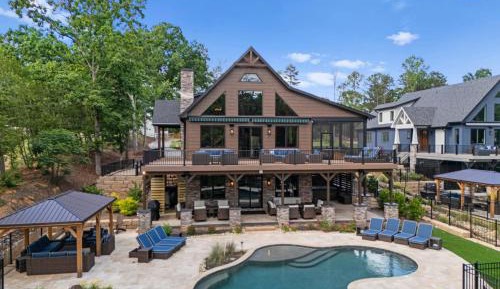 Seven-Bedroom House