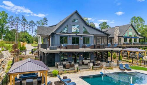 Seven-Bedroom House