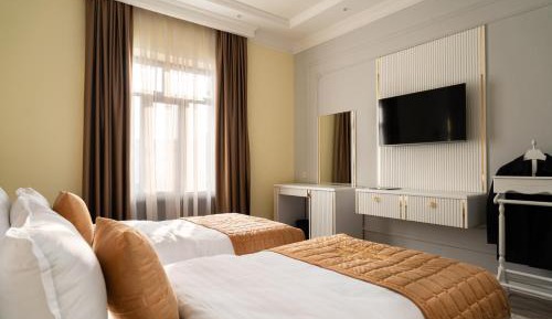 Double or Twin Room with City View