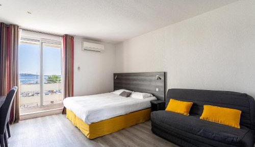 Triple Room with Sea View
