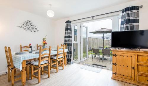 Three-Bedroom Holiday Home 