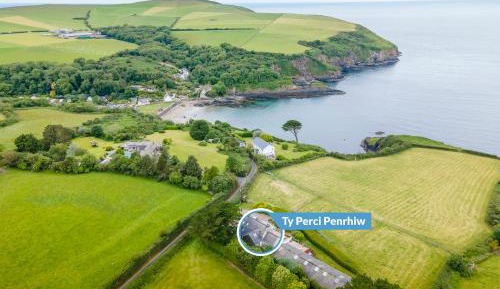 Four-Bedroom Holiday Home
