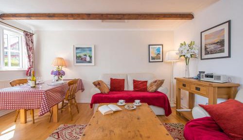 One-Bedroom Holiday Home