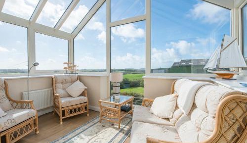 Three-Bedroom Holiday Home 